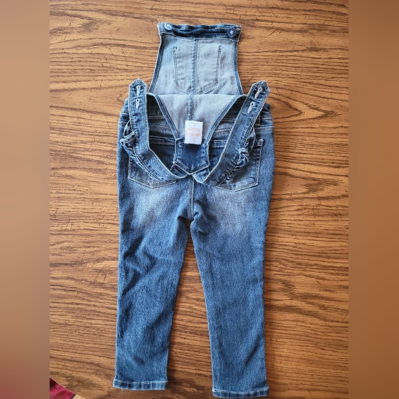 Girl's 3T denim overalls - Picture 2 of 3